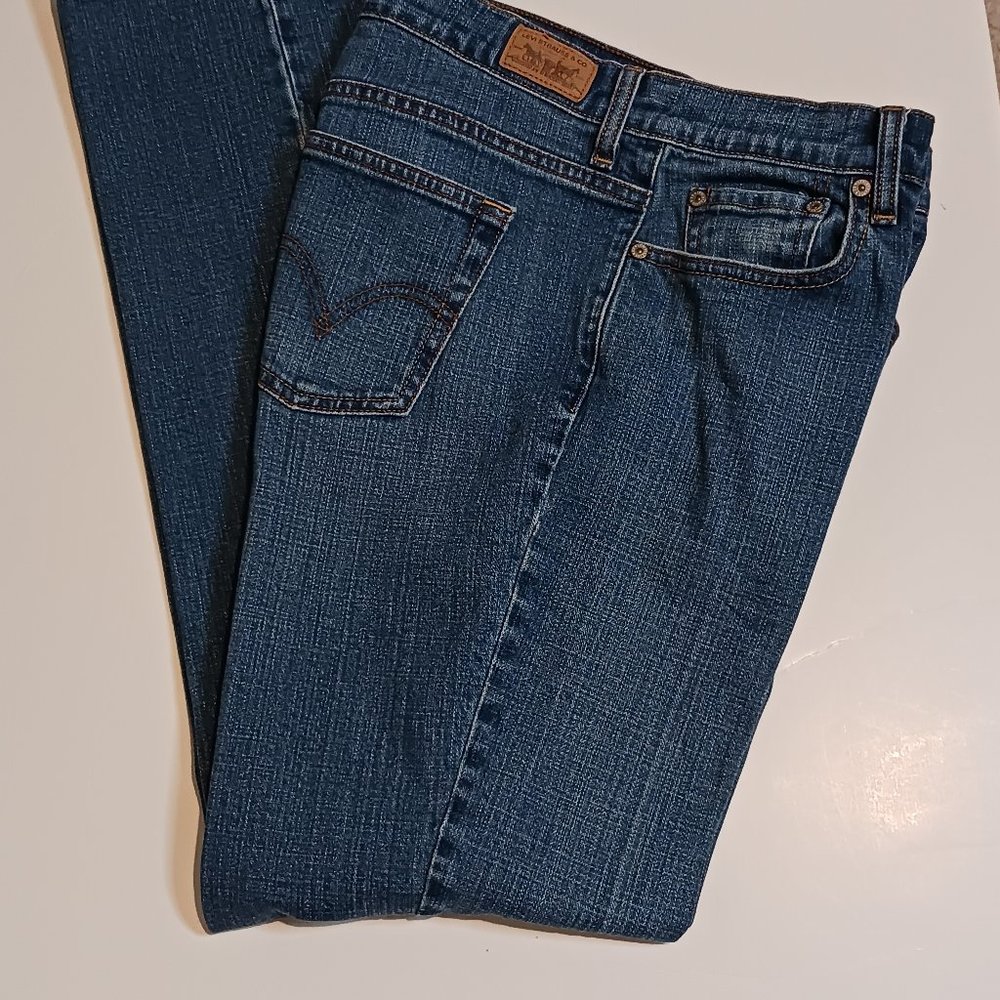 Women's Levi Jeans Size 8
